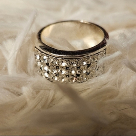 RARE GUESS est. 1981 Chunky Vintage Silver Tone Pave Ring Crystal Stones - #8 - Picture 2 of 6